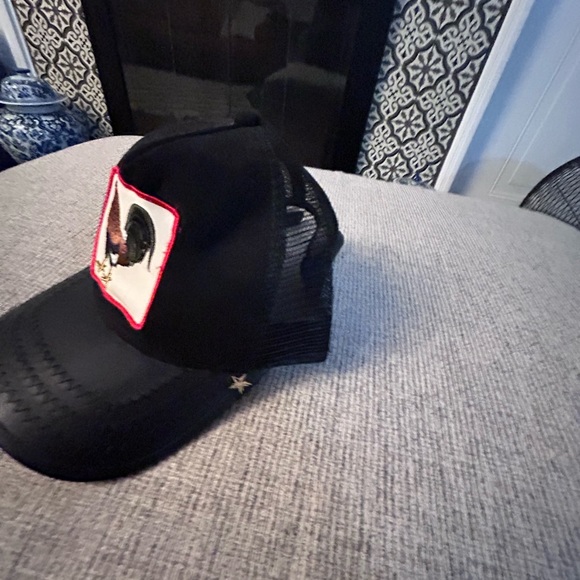 Gold star snap back hat 
Leather & suede
New w/o tags never worn - Picture 2 of 4